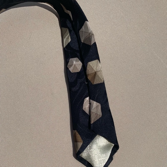 Vintage Pierre Balmain 100% silk tie - Picture 6 of 6